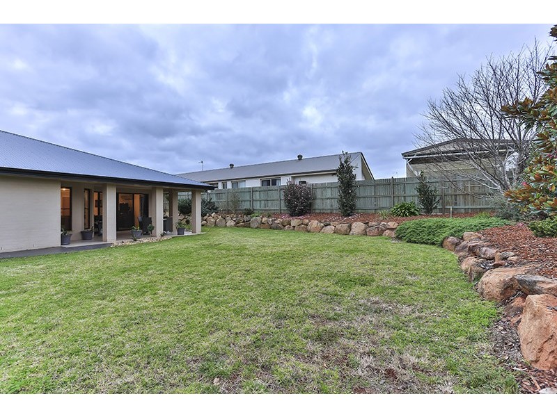 19 Currawong Drive, Highfields QLD 4352