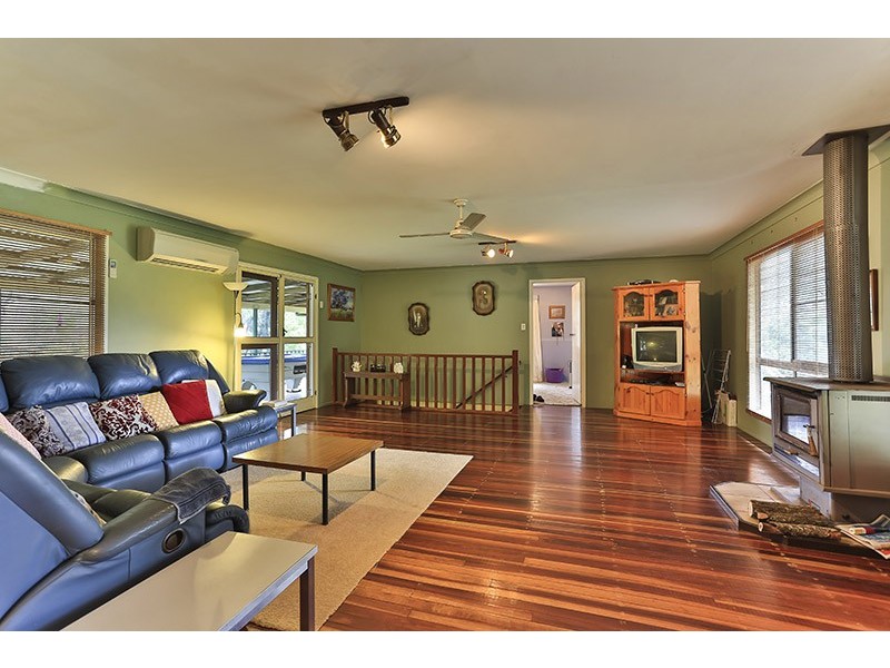 779 Murphys Creek Road, Upper Lockyer QLD 4352