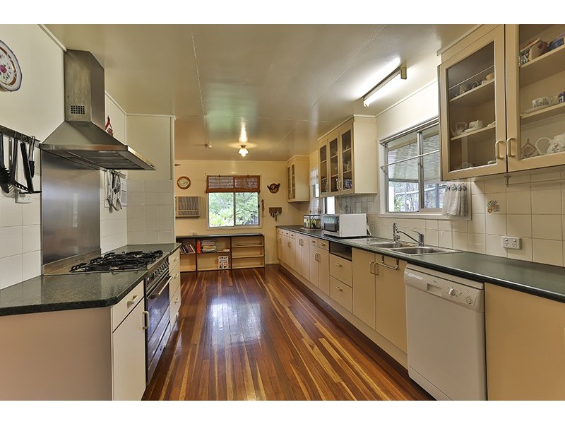 779 Murphys Creek Road, Upper Lockyer QLD 4352