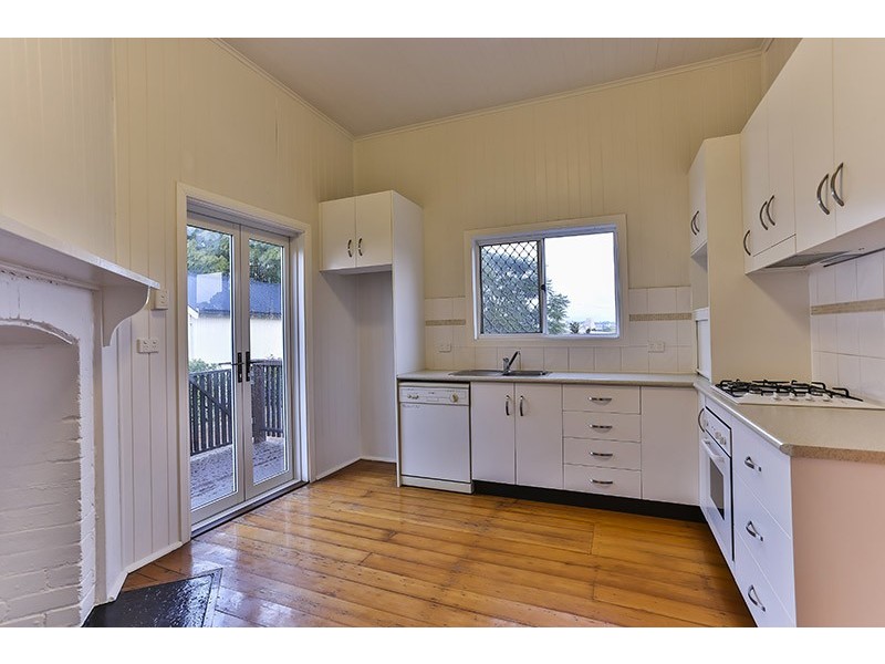 8 Kelfield Street, North Toowoomba QLD 4350