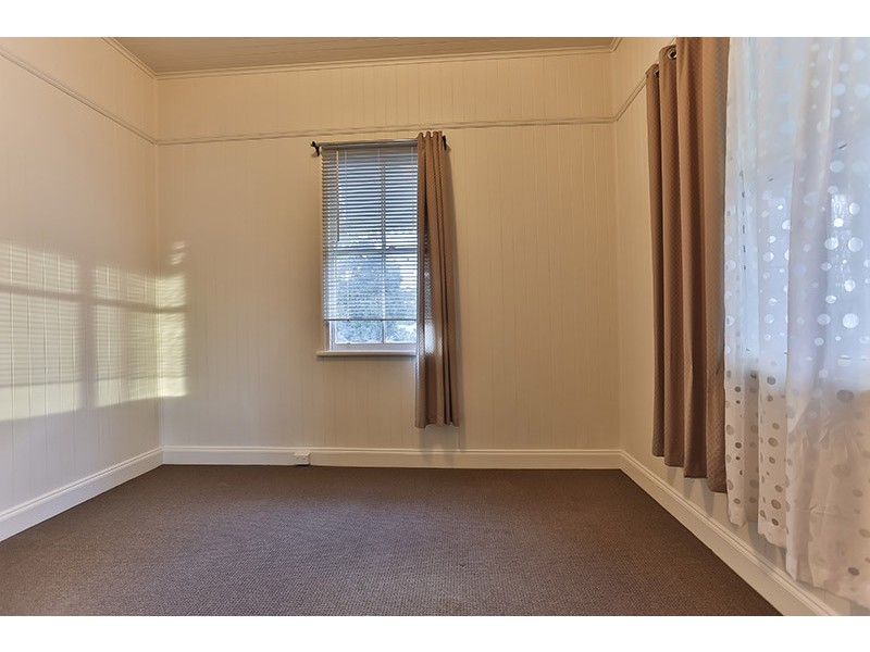 8 Kelfield Street, North Toowoomba QLD 4350