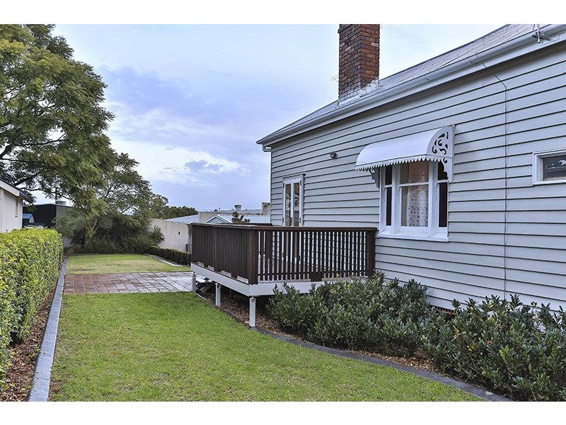 8 Kelfield Street, North Toowoomba QLD 4350