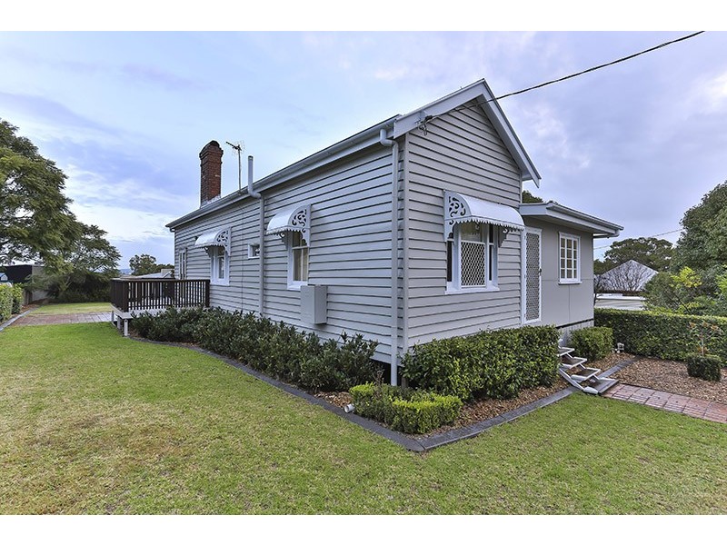 8 Kelfield Street, North Toowoomba QLD 4350