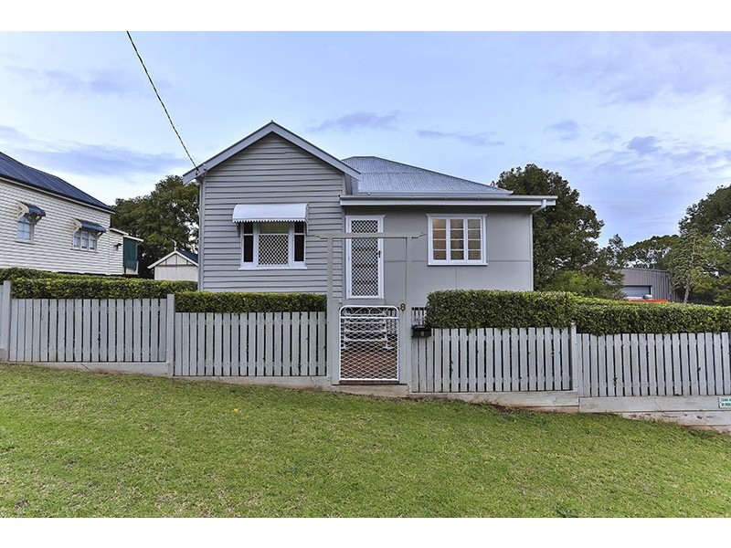 8 Kelfield Street, North Toowoomba QLD 4350