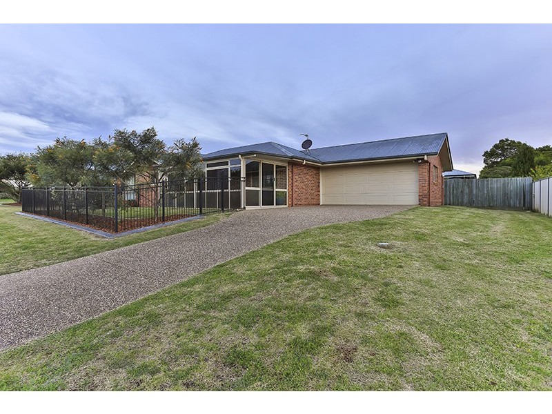 29 Hinchliffe Drive, Kearneys Spring QLD 4350