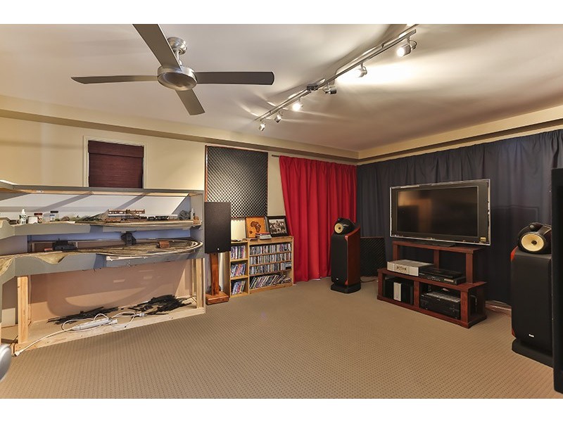 6 Commonwealth Crescent, Gowrie Junction QLD 4352