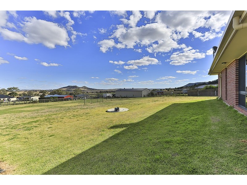 6 Commonwealth Crescent, Gowrie Junction QLD 4352