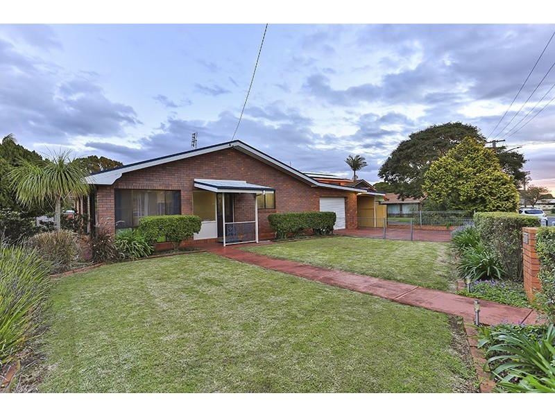 16 Paull Street, Wilsonton QLD 4350