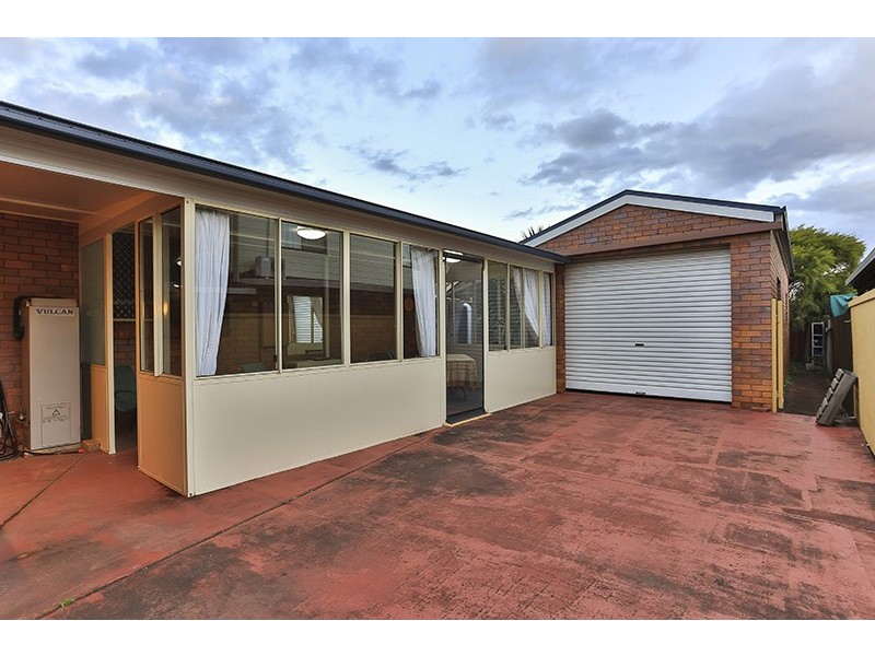 16 Paull Street, Wilsonton QLD 4350