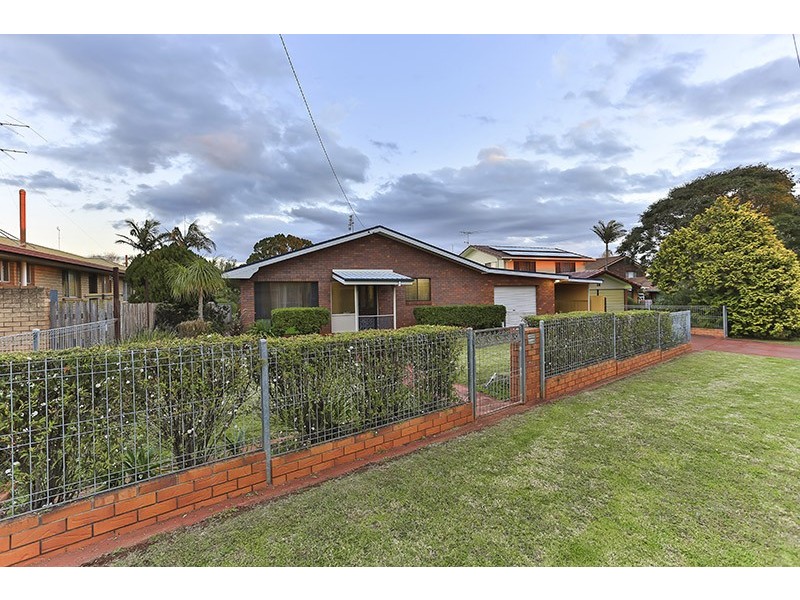 16 Paull Street, Wilsonton QLD 4350