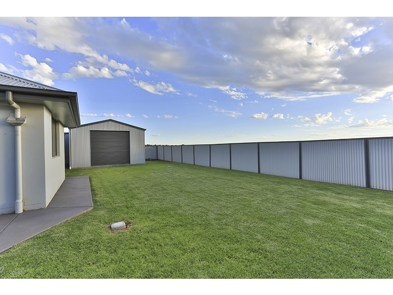 11 Alexander Avenue, Highfields QLD 4352