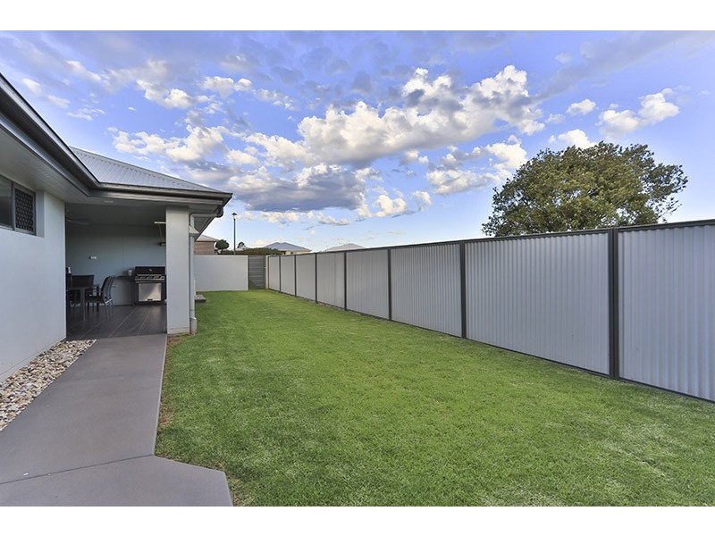 11 Alexander Avenue, Highfields QLD 4352