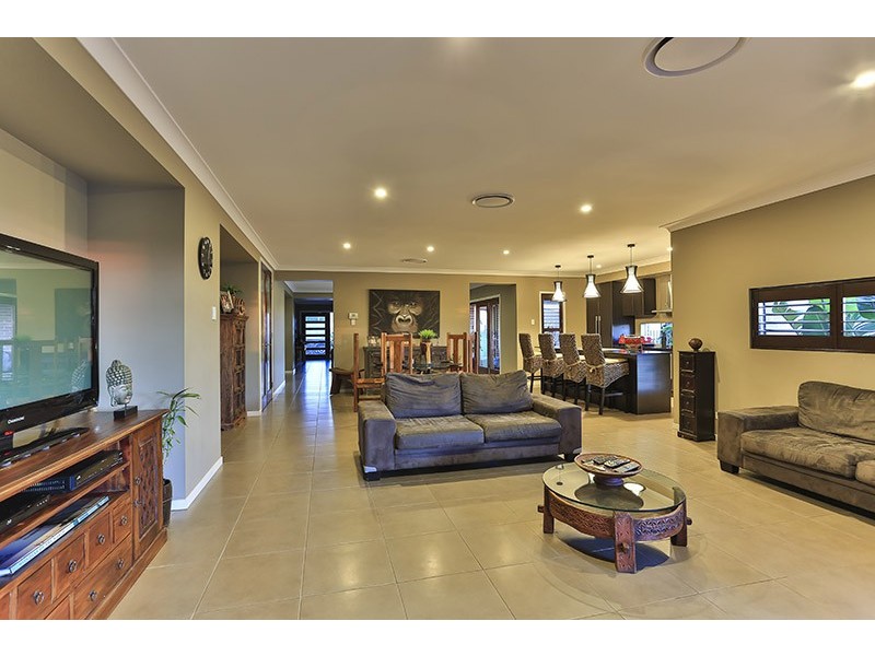 39 Highgrove Drive, Highfields QLD 4352