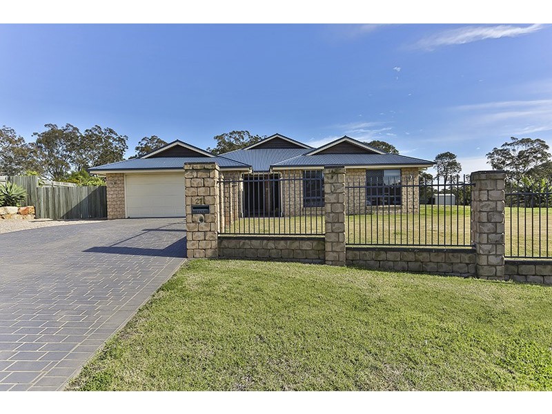 27 Federation Drive, Highfields QLD 4352
