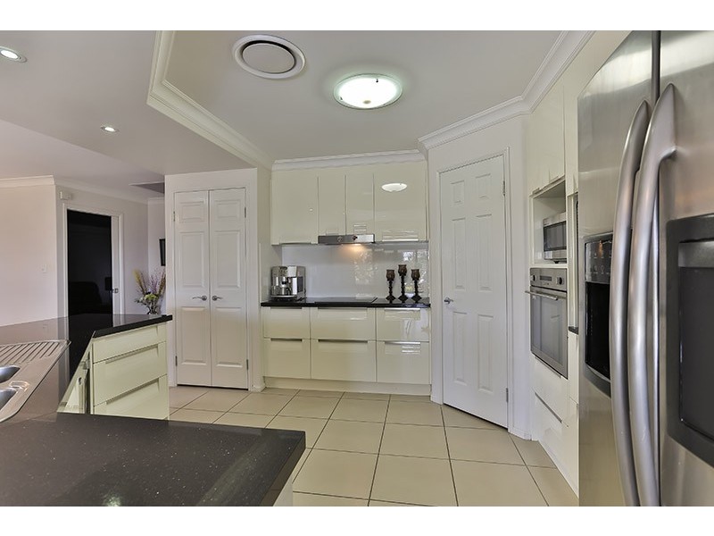 27 Federation Drive, Highfields QLD 4352