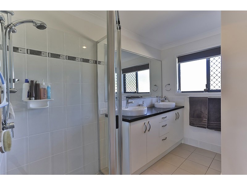 27 Federation Drive, Highfields QLD 4352