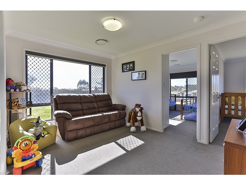 27 Federation Drive, Highfields QLD 4352