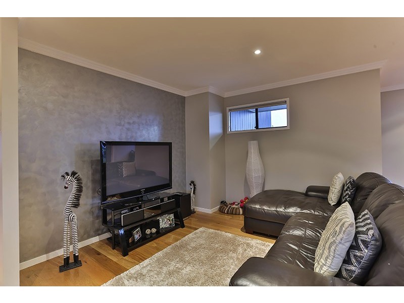 18 Trevean Drive, Kleinton QLD 4352