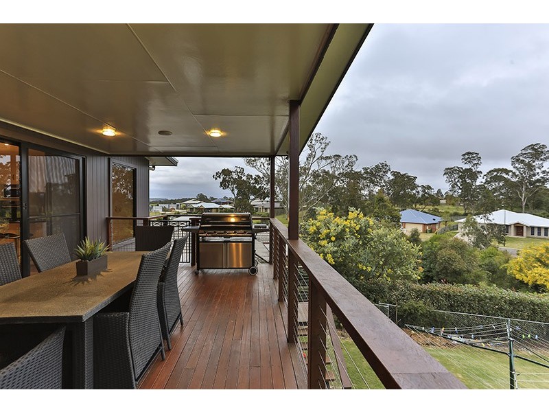 18 Trevean Drive, Kleinton QLD 4352