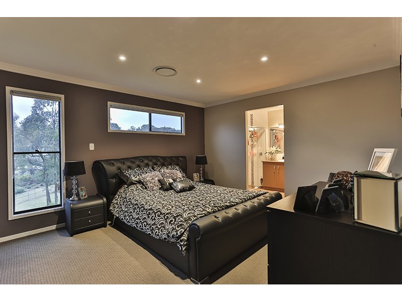 18 Trevean Drive, Kleinton QLD 4352