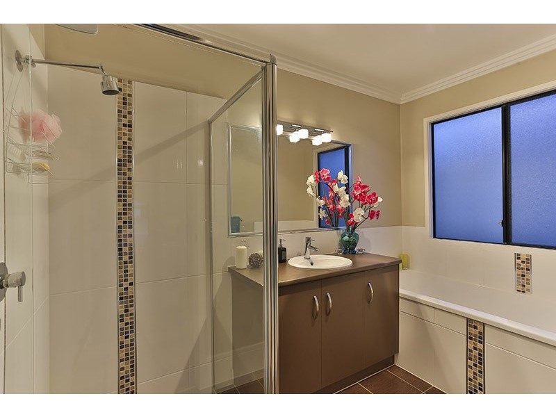 18 Trevean Drive, Kleinton QLD 4352