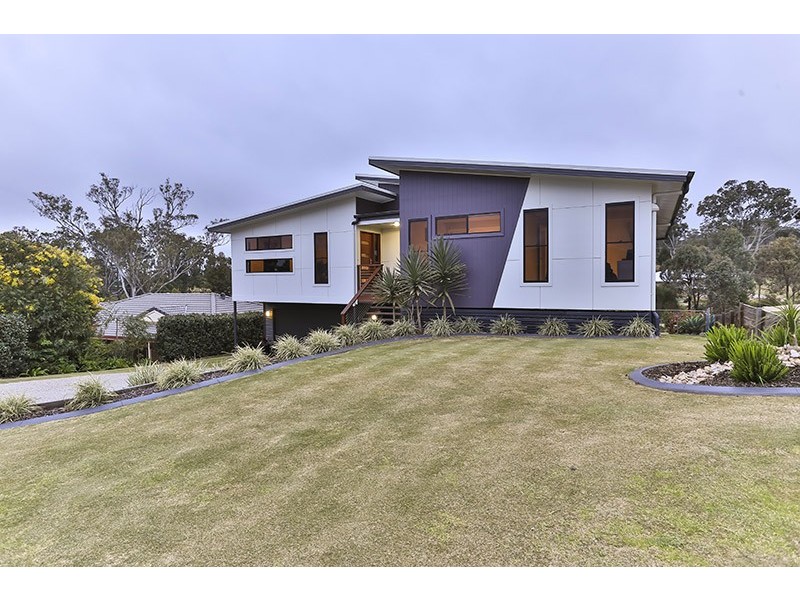 18 Trevean Drive, Kleinton QLD 4352