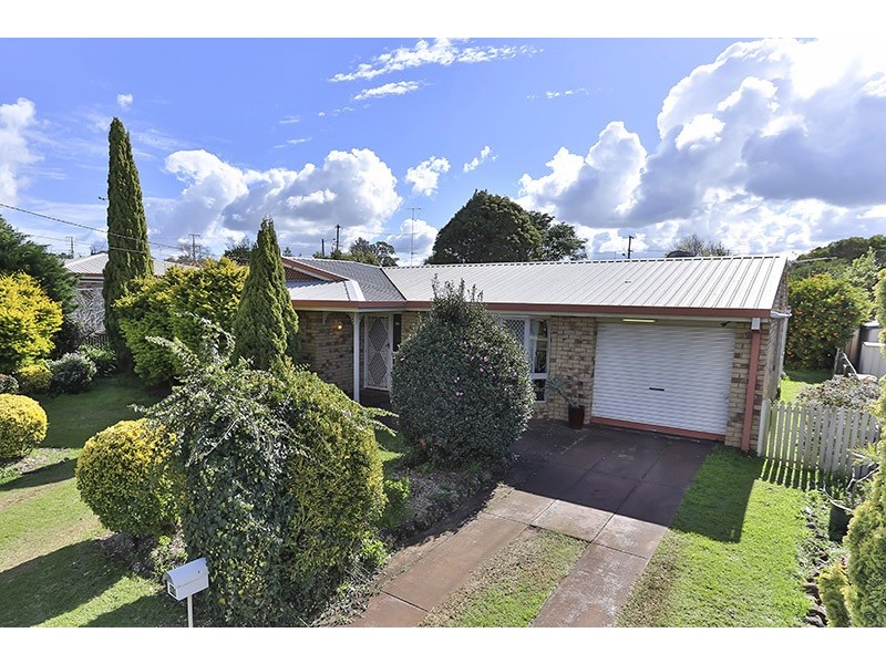 39 Riethmuller Street, Kearneys Spring QLD 4350