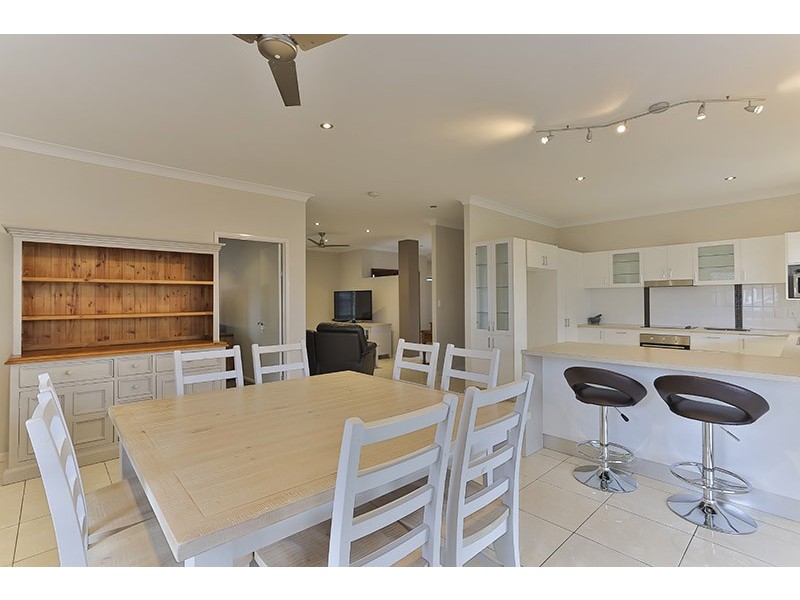 2 Currawong Drive, Highfields QLD 4352