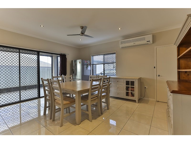 2 Currawong Drive, Highfields QLD 4352