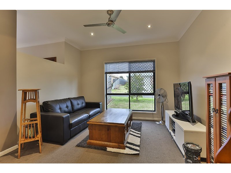2 Currawong Drive, Highfields QLD 4352