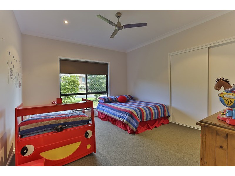 2 Currawong Drive, Highfields QLD 4352