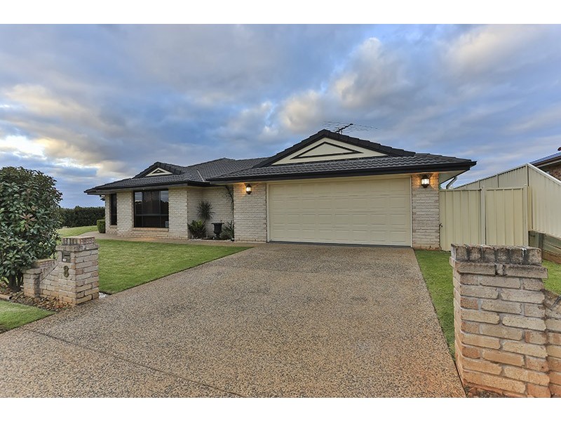 8 Degan Court, Highfields QLD 4352