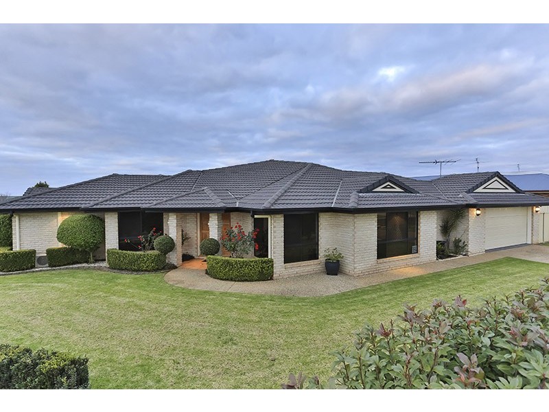 8 Degan Court, Highfields QLD 4352
