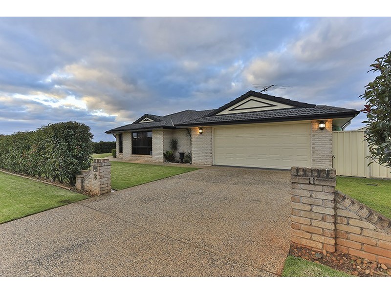 8 Degan Court, Highfields QLD 4352