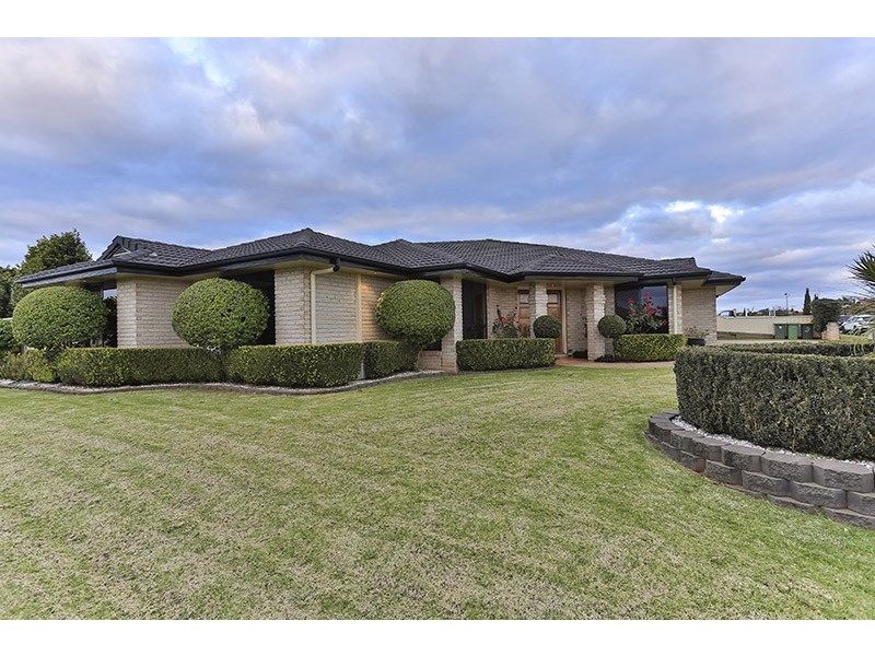 8 Degan Court, Highfields QLD 4352