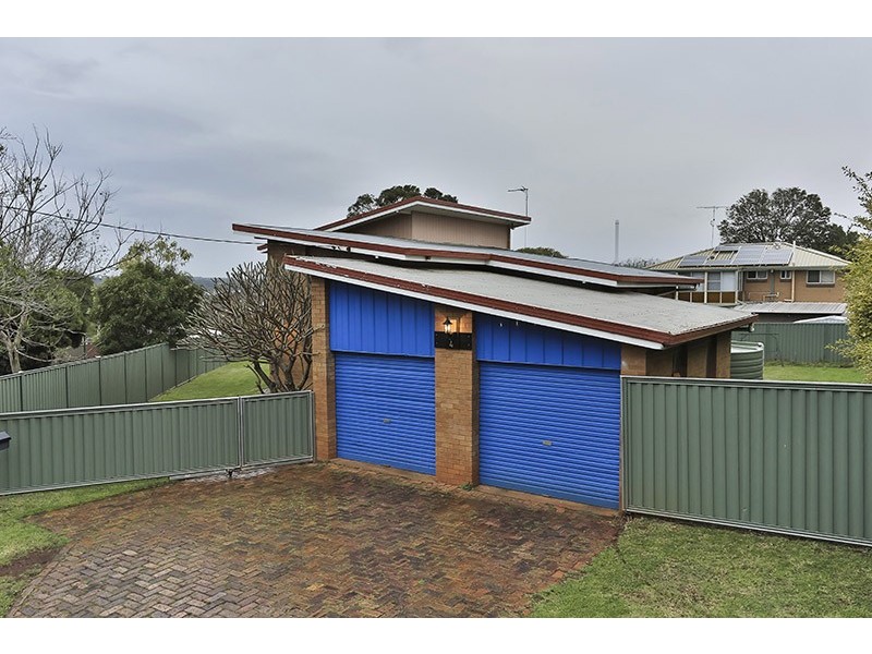 4 Tomkys Street, Rockville QLD 4350