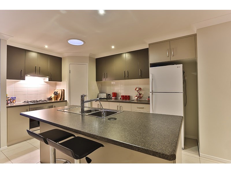 1/16 Tempest Drive, Glenvale QLD 4350