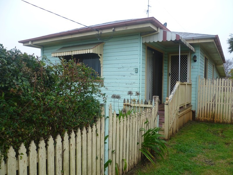 4 Edmund Street, Newtown QLD 4350