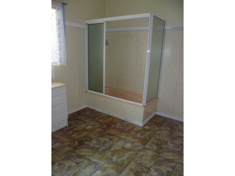 4 Edmund Street, Newtown QLD 4350