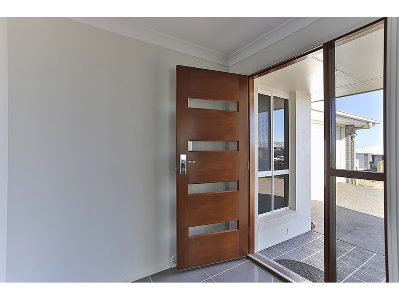 10 Tempest Drive, Glenvale QLD 4350