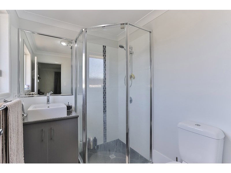 10 Tempest Drive, Glenvale QLD 4350