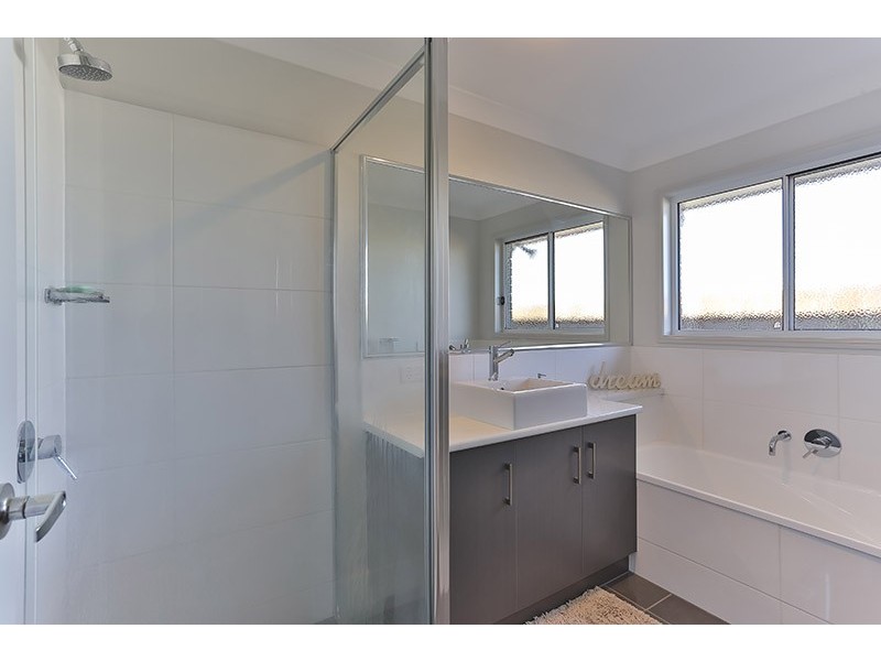 10 Tempest Drive, Glenvale QLD 4350