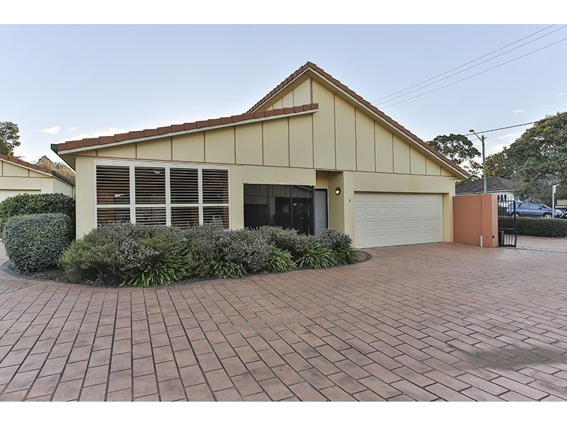 2/224 Herries Street, Newtown QLD 4350