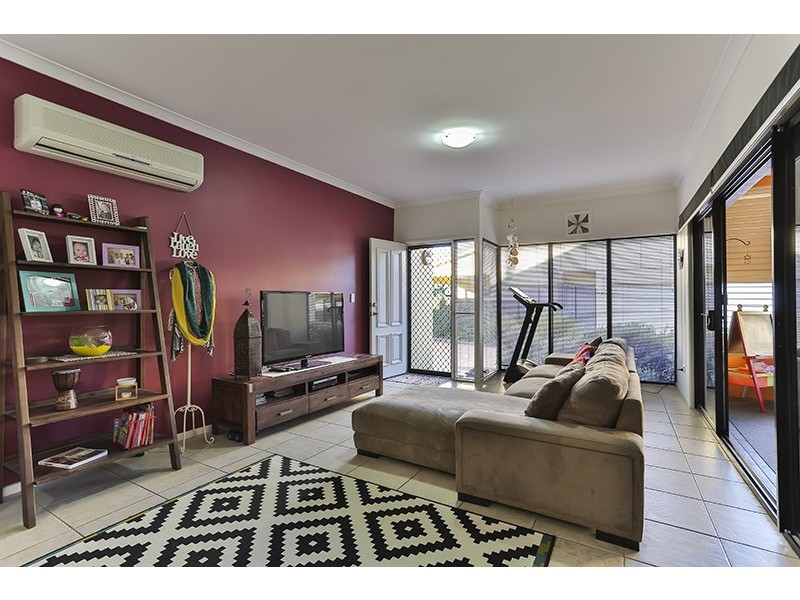 2/224 Herries Street, Newtown QLD 4350