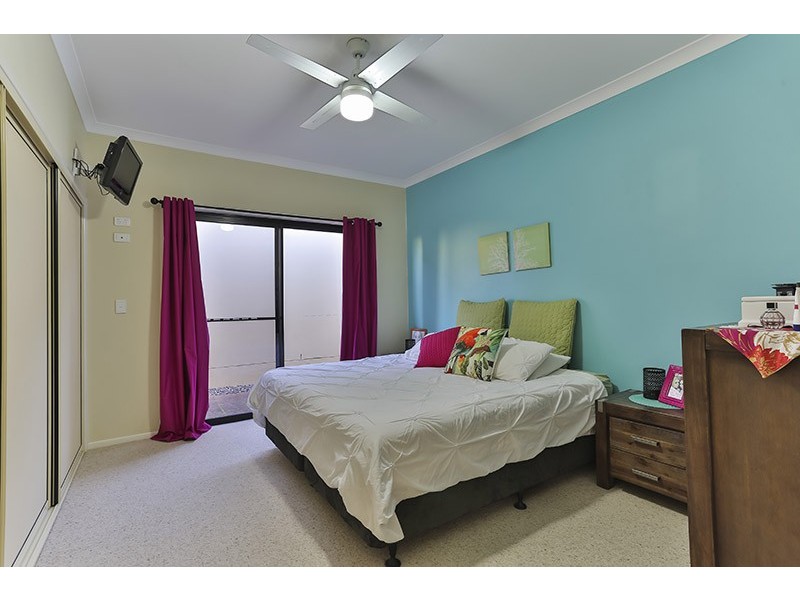 2/224 Herries Street, Newtown QLD 4350