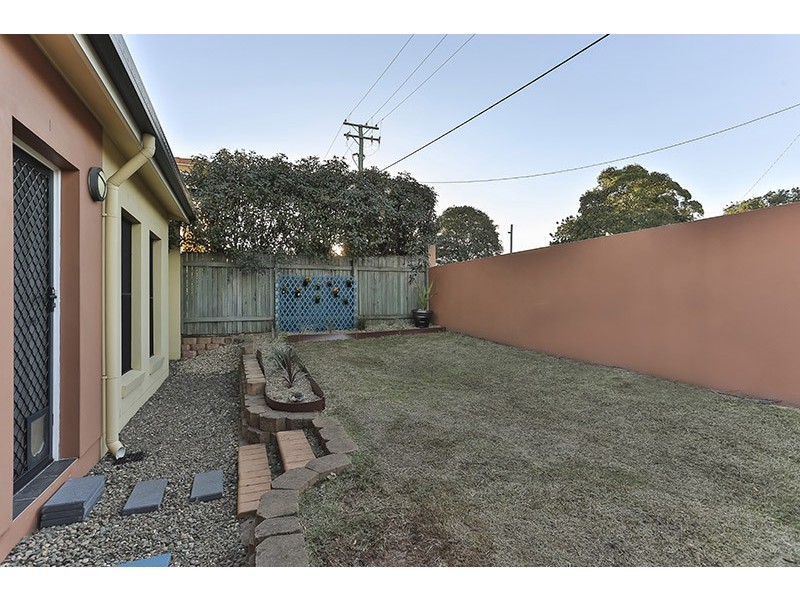 2/224 Herries Street, Newtown QLD 4350