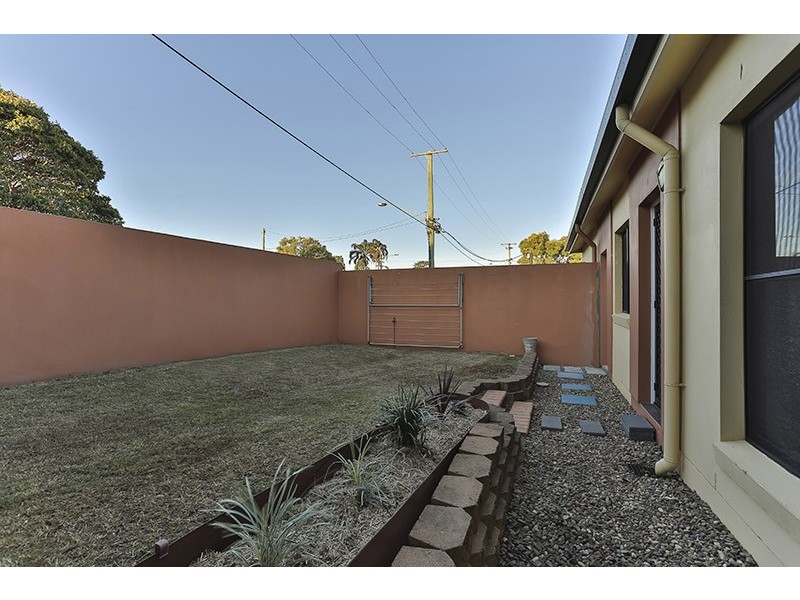 2/224 Herries Street, Newtown QLD 4350