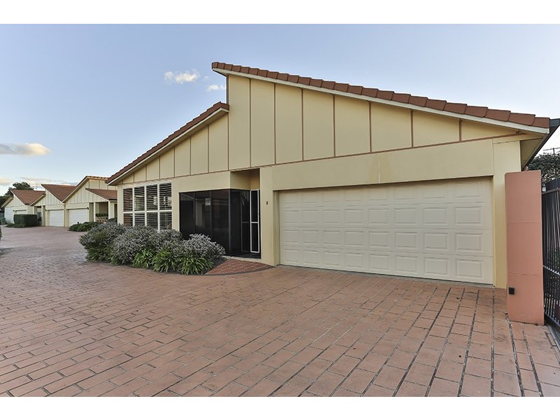 2/224 Herries Street, Newtown QLD 4350