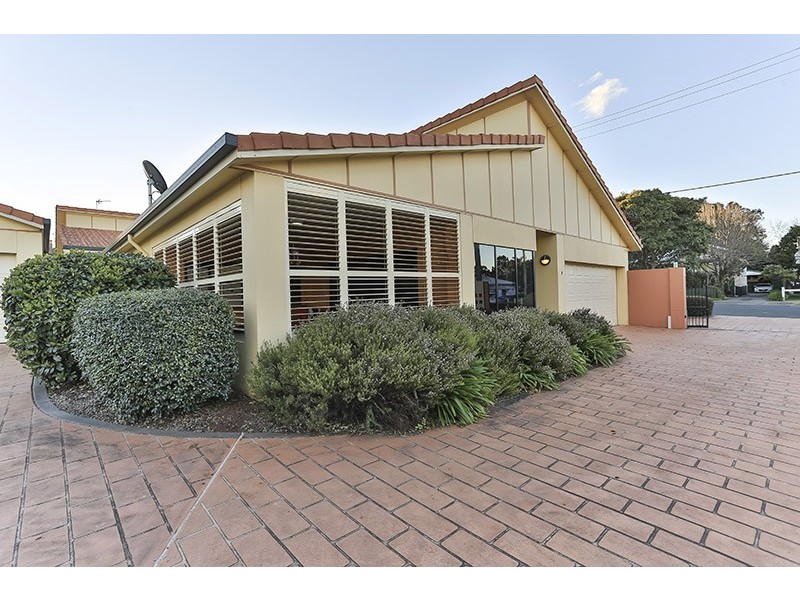 2/224 Herries Street, Newtown QLD 4350