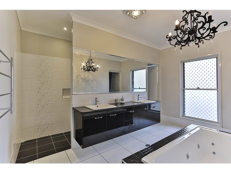 5 Frontier Court, Gowrie Junction QLD 4352